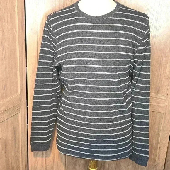 Levis men’s striped gray sweater pullover - Picture 2 of 7